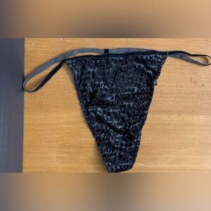 21WI NWT SKIMS Womens Intimates Logo String Thong Size 2X Soot Color
